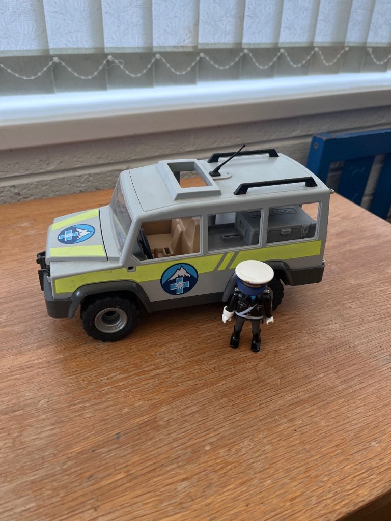 Playmobil rescue vehicle 