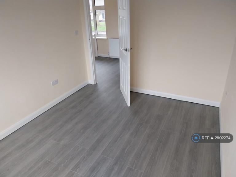 3 bedroom house in Poynters Road, Dunstable, LU5 (3 bed) (#2802274)