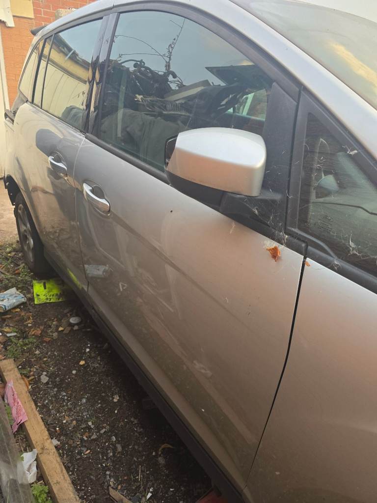 Ford c max 2011 drivers side bare door & wing