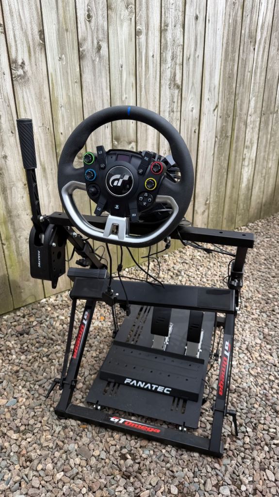 Fanatec steering wheel, pedals and handbrake 