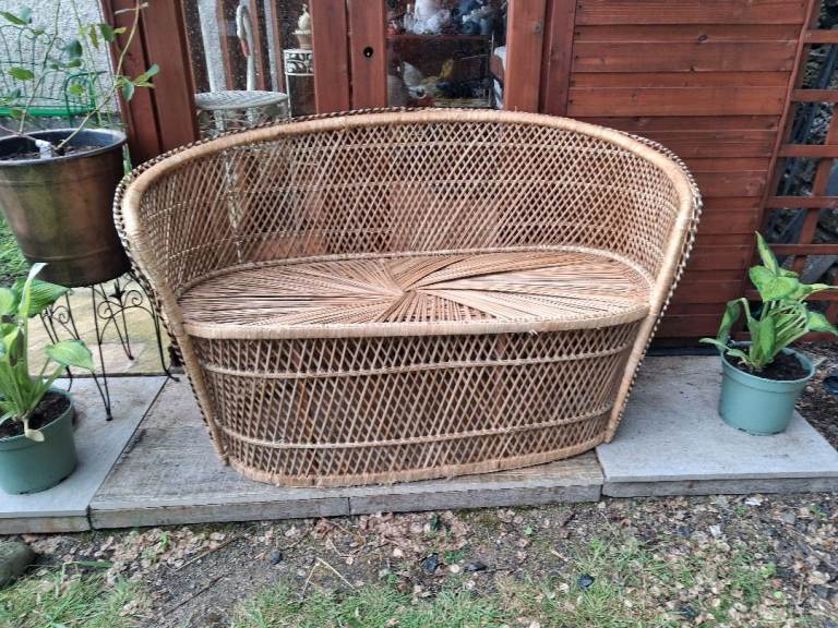 Woven Rattan Garden Bench / Love Seat – Great Condition