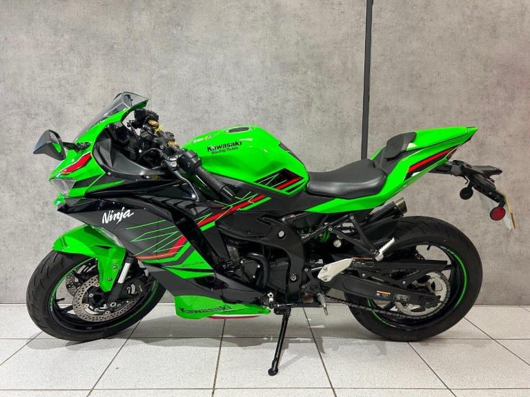 73/2023 Kawasaki Ninja ZX-4RR - 3644 miles - STUNNING!!