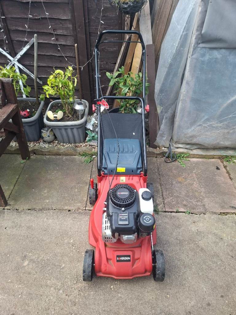 Sovereing push petrol lawnmower 