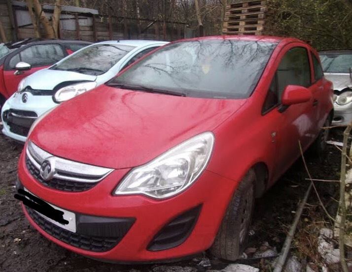 Vauxhall Corsa D. Red. Bonnet.  2013. Facelift.  