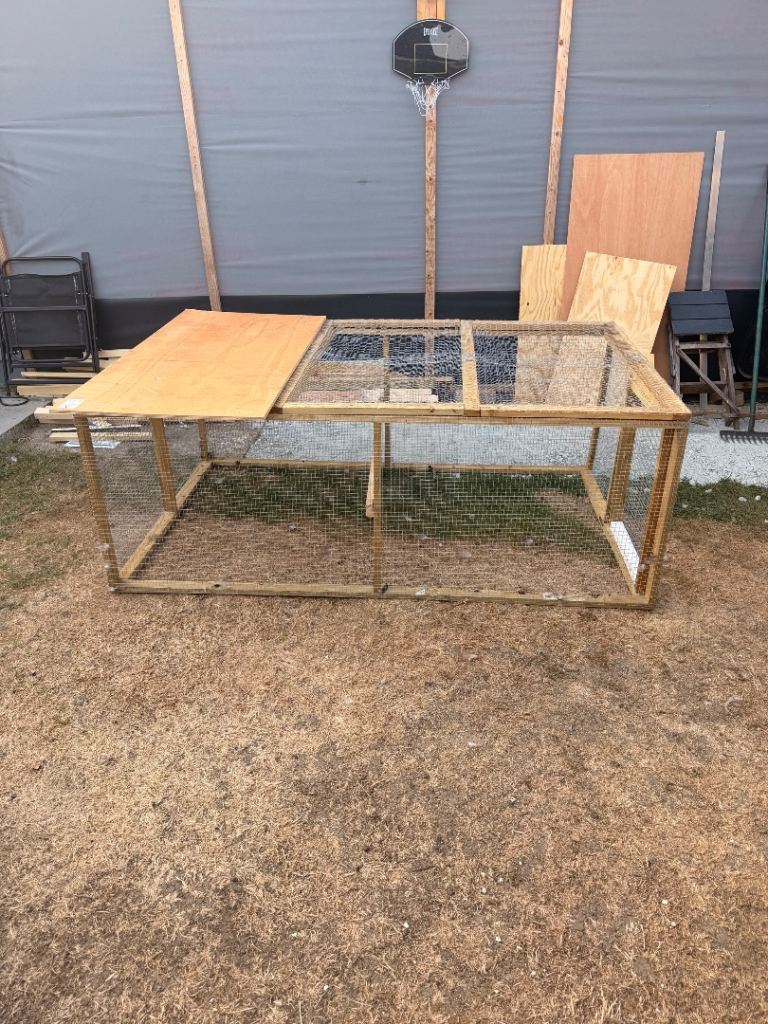 Chicken/rabbit run 