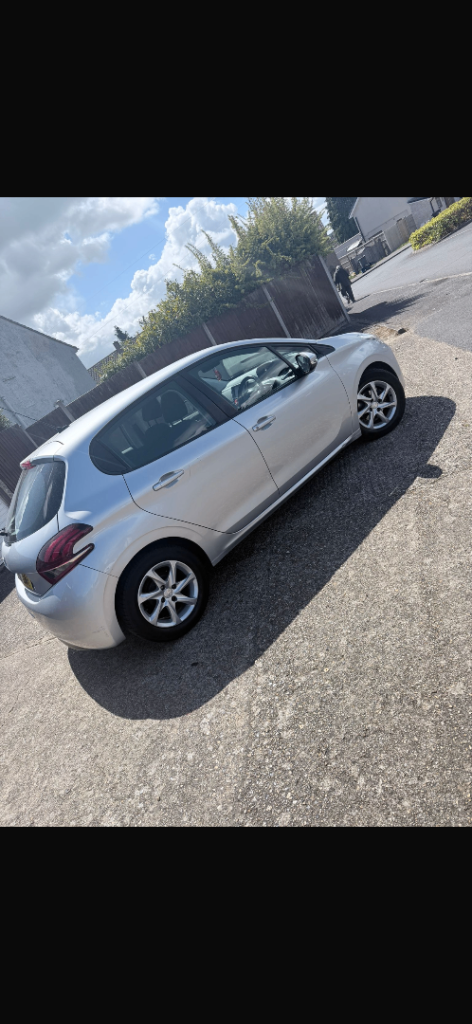 Peugeot, 208, Hatchback, 2018, Manual, 1560 (cc), 5 doors