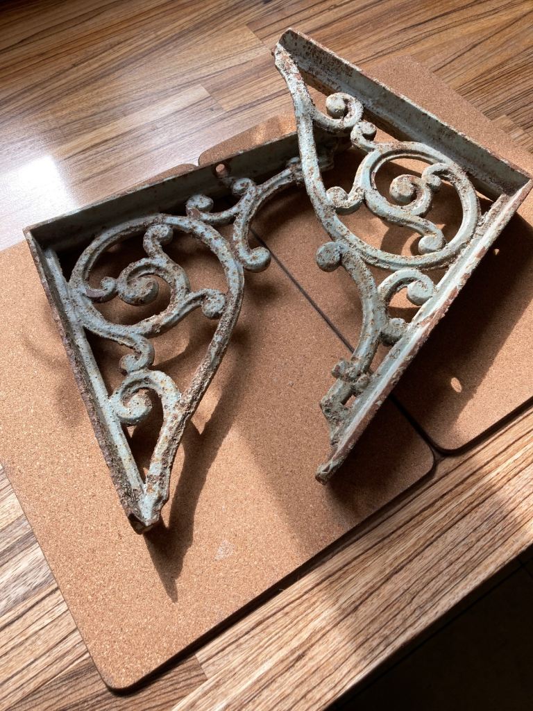 Cast Iron Decorative Shelf Brackets- 1pair