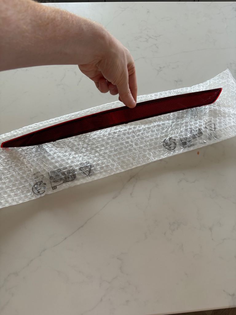 Genuine Audi Q3 Rear Right Bumper Reflector 83A945106A – Brand New OEM (Cash & collection only)