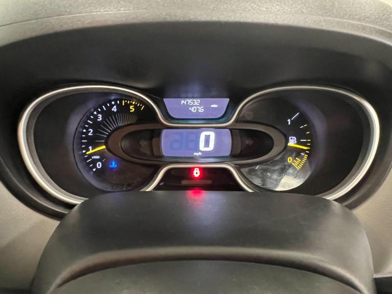 2016 Renault Trafic 1.6 dCi 27 Sport Nav SWB Standard Roof Euro 6 5dr Panel Van Diesel Manual