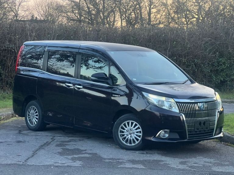 TOYOTA VOXY/NOAH/ESQUIRE 1.8 PETROL HYBRID AUTO LOW MILES HIGH SPEC ULEZ COMP