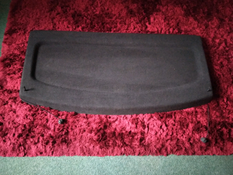 Golf parcel shelf
