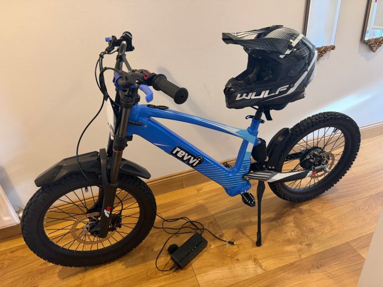 Revvi 20 inch electric bike with helmet 