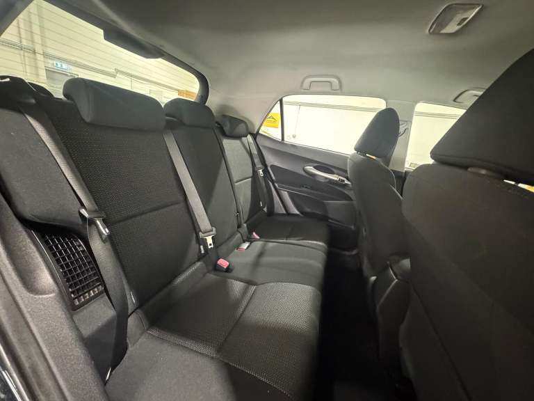 TOYOTA AURIS 1.8 VVT-h T4 2012