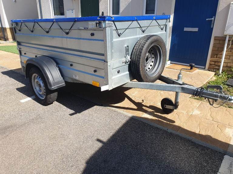 Niewiadow Trailer With extended side panels and cover 