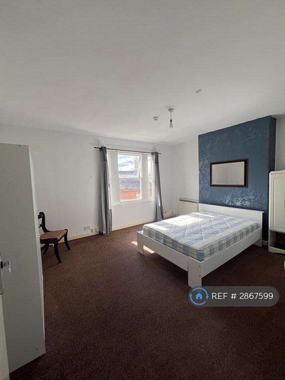 1 bedroom flat in Gotham Street, Leicester, LE2 (1 bed) (#2867599)