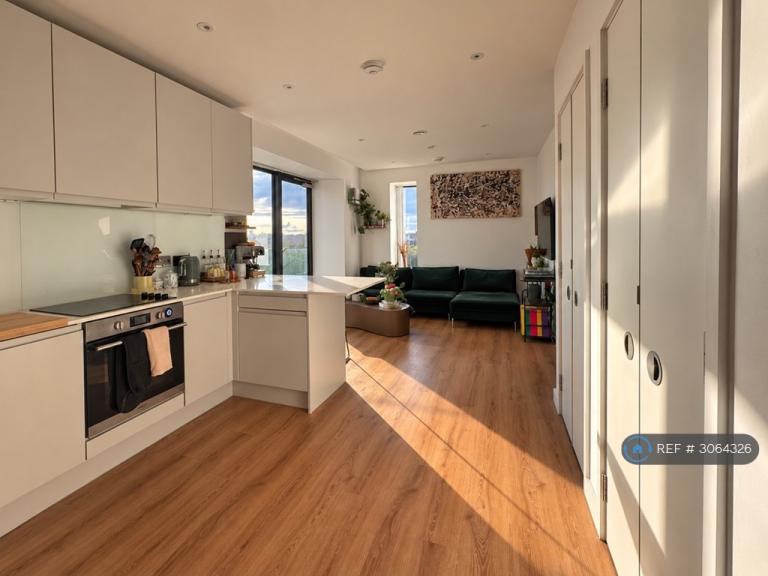 2 bedroom flat in Local Blackfriars, Manchester, M3 (2 bed) (#3064326)