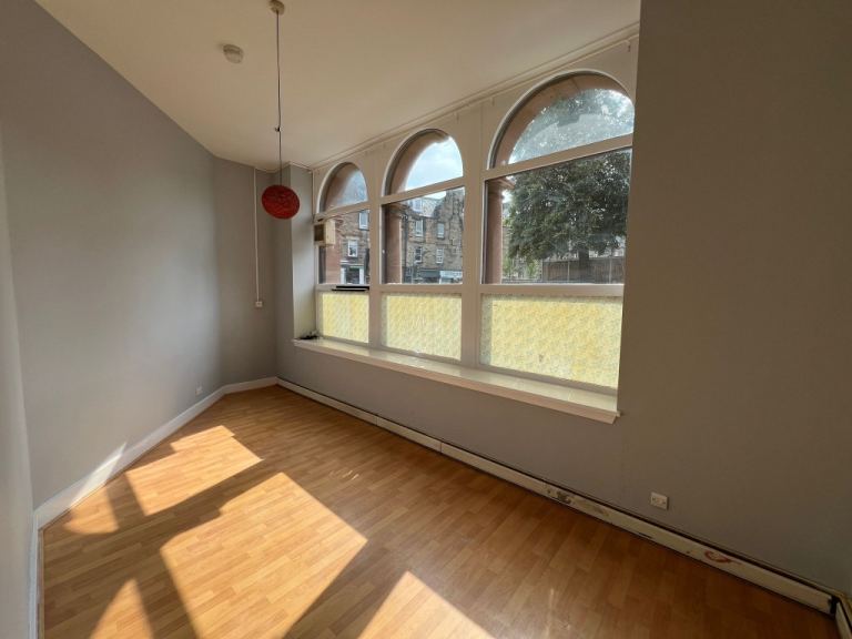 3 bedroom flat in Gorgie Road, Gorgie, Edinburgh, EH11 2LZ