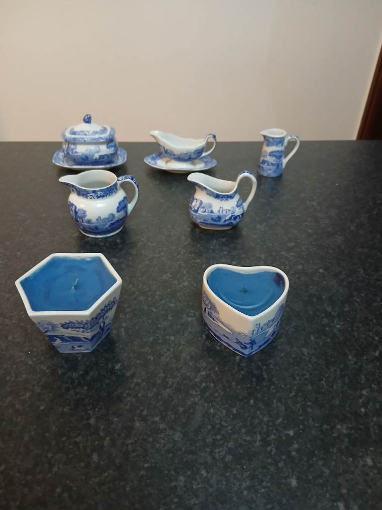 Leeds. Spode 'Blue Room Collection' pottery. Jugs, Heart shaped candle, etc. £95 the lot.