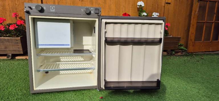 ELECTROLUX RM212F 3way fridge freezer for caravan motorhome boat camper.