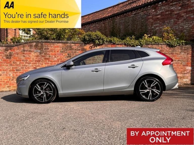 Volvo V40 D2 R-DESIGN PRO++HIGH SPEC++