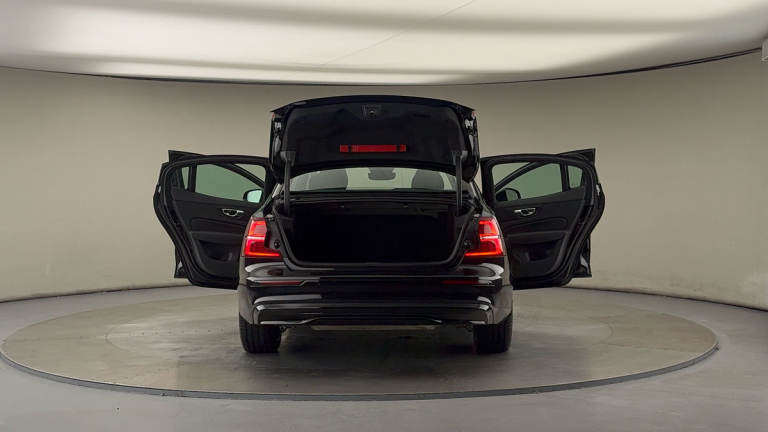 2023 Volvo S60 Plus Dark B5 (250 hp) Saloon Petrol/Electric Hybrid Automatic