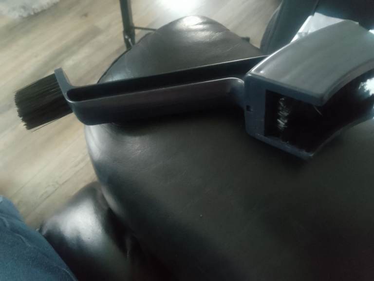 Motorbike chain cleaner 