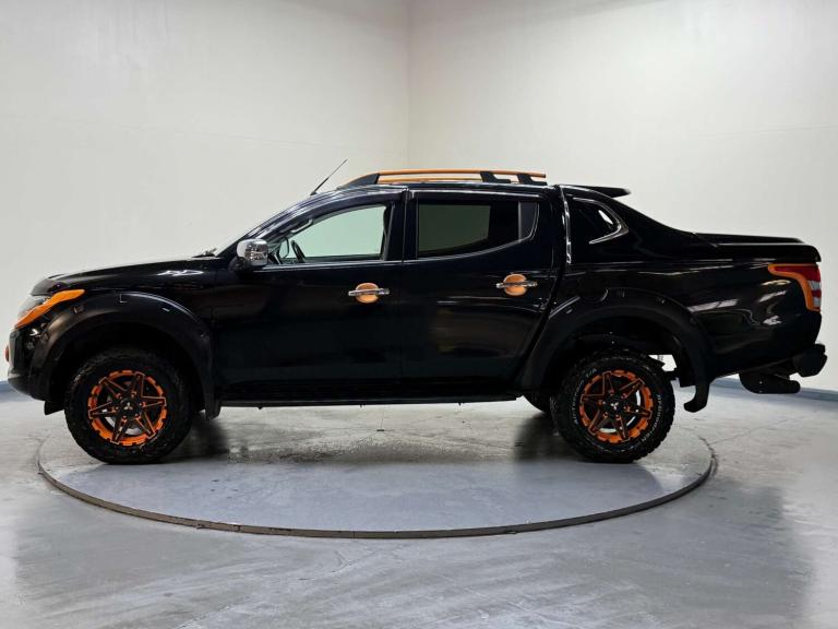 2018 Mitsubishi L200 2.4 L200 Barbarian SVP II DI-D Auto 4WD Pickup Diesel Automatic