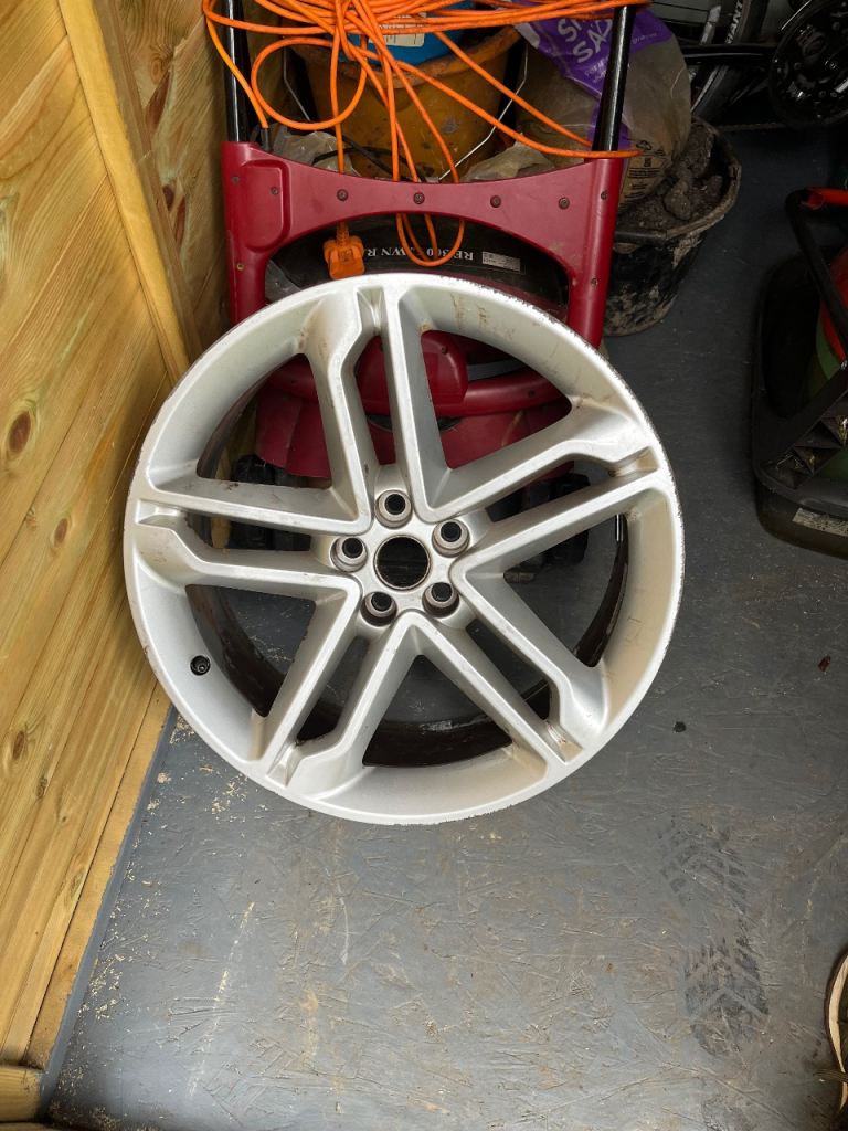 Vauxhall mokka 19”alloy wheel 