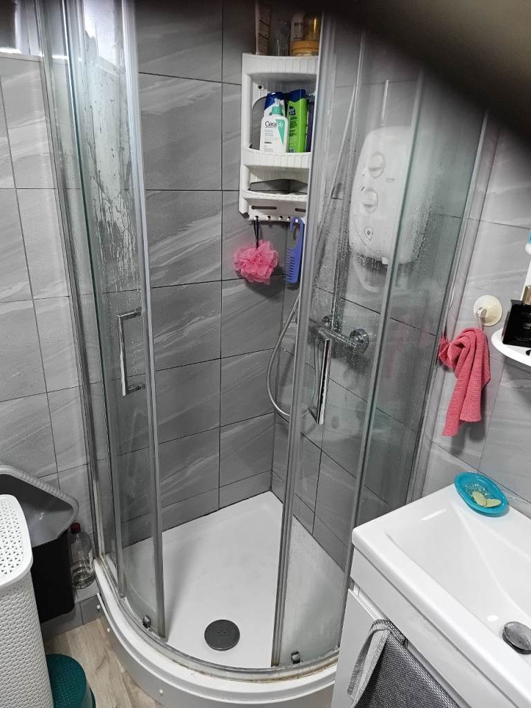 Shower cubicle