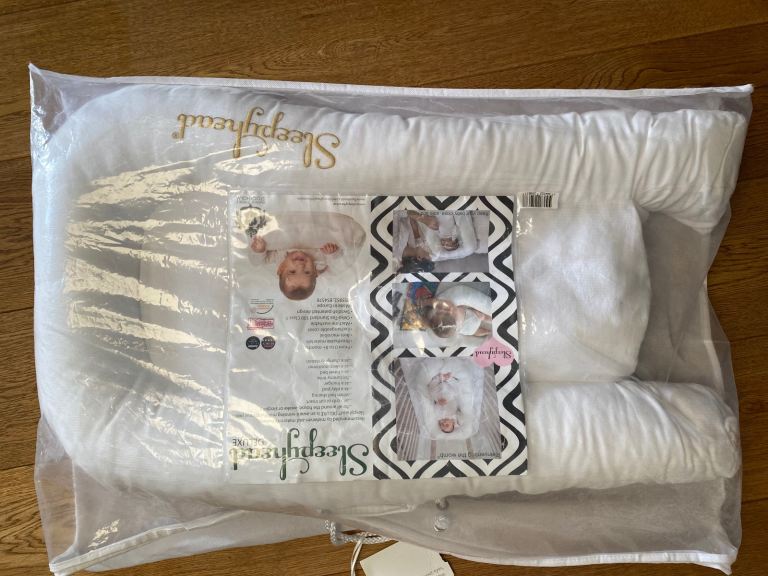 Sleepyhead Deluxe White Baby Pod, 0-8 months