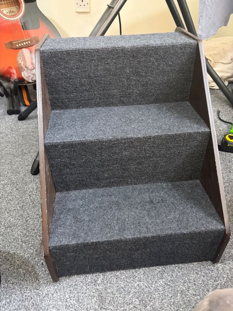Dog stairs 