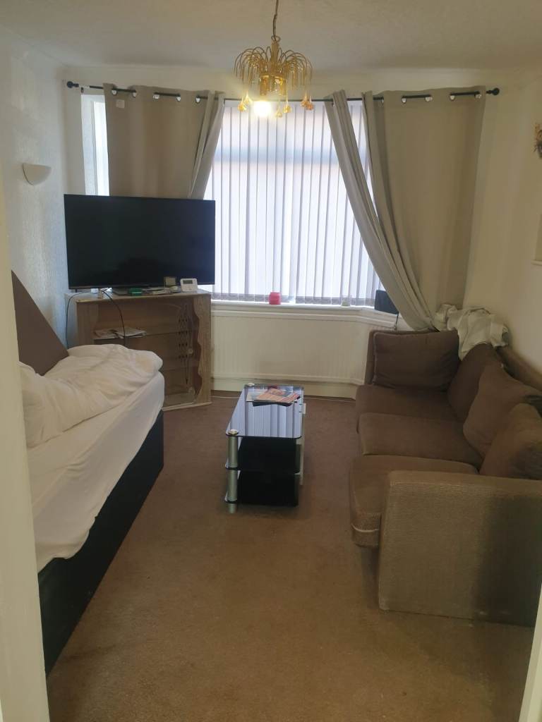Unfurnished 3 Bed House to Rent in Chelysmore CV3 - 17mins walk to Cov Uni/City Centre/Train Station