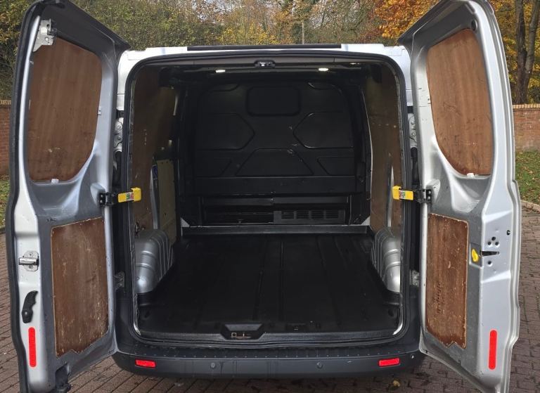 2016 Ford Transit Custom Trend 2.2 TDCi 125hp 270 Swb low roof NO VAT TO PAY 230 volt socket