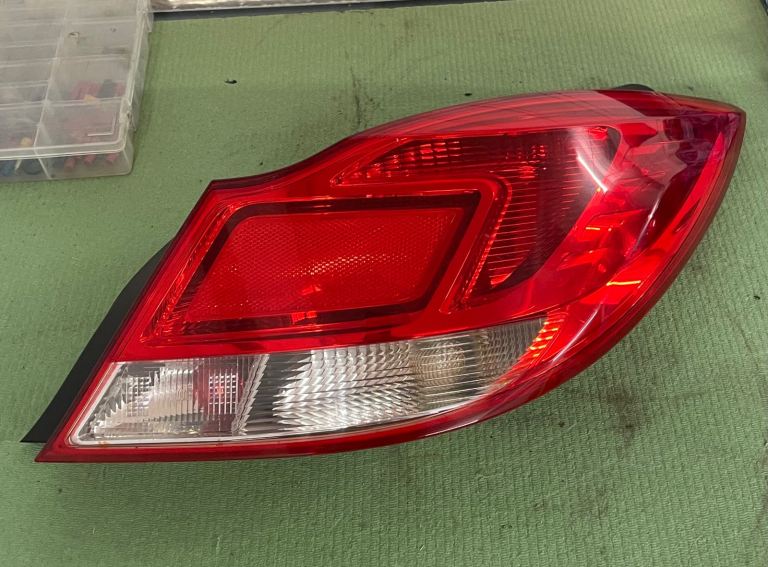 Vauxhall insignia rear light 