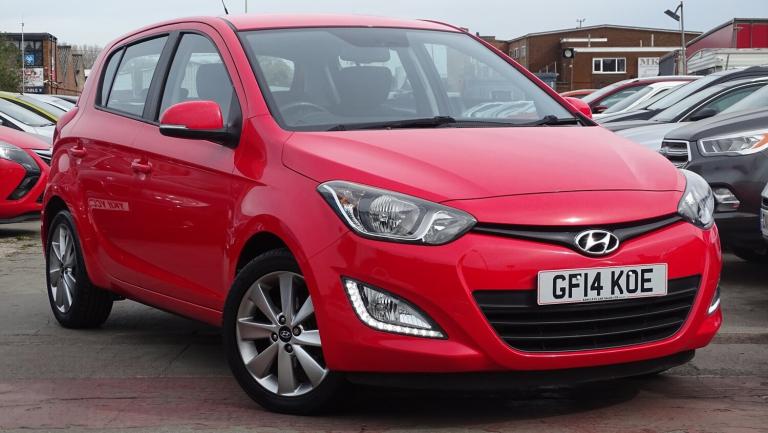 HYUNDAI I20 1.4 Style Red Manual Petrol 2014