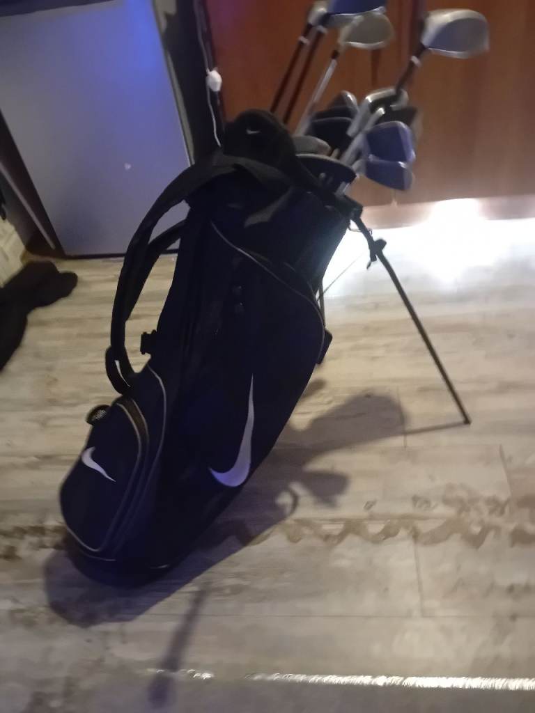  Golf Club Set with Stand Bag – Good Condition