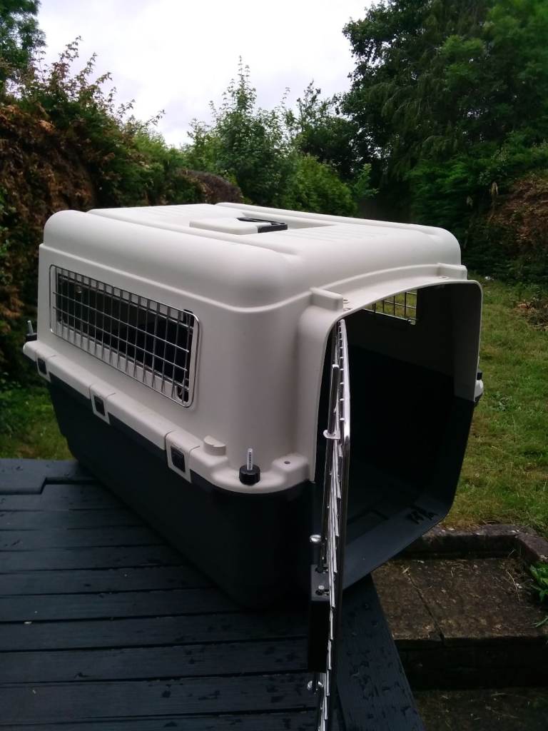 Pet crate/carrier (unused)