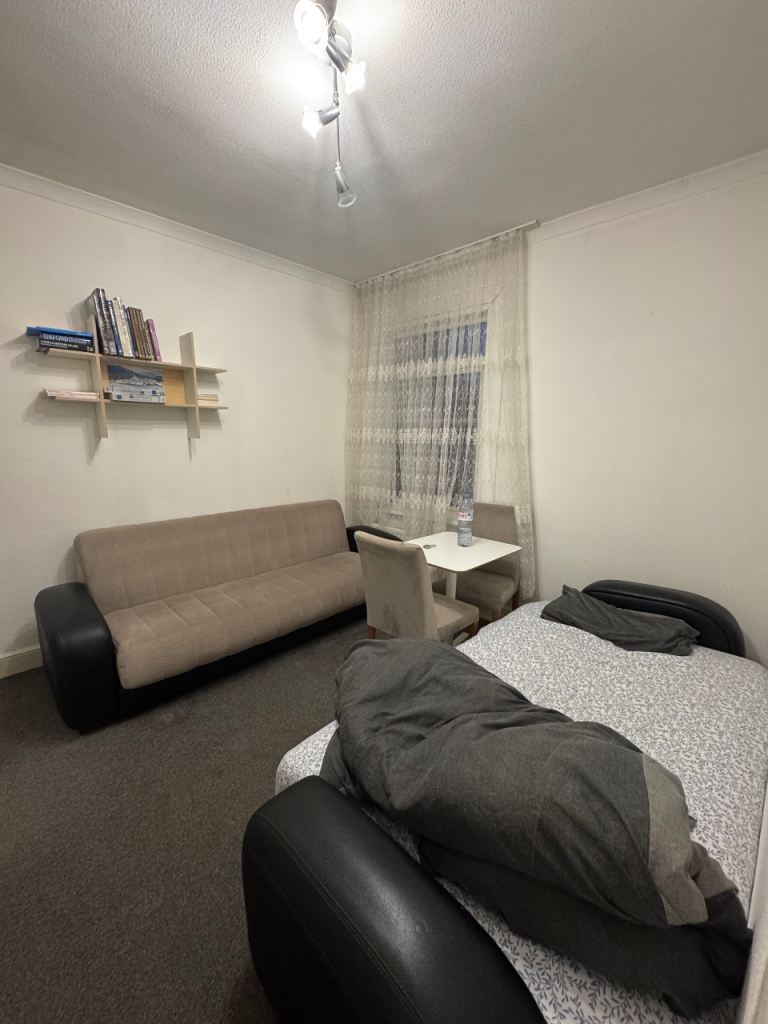 1 room for rent In Enfield
