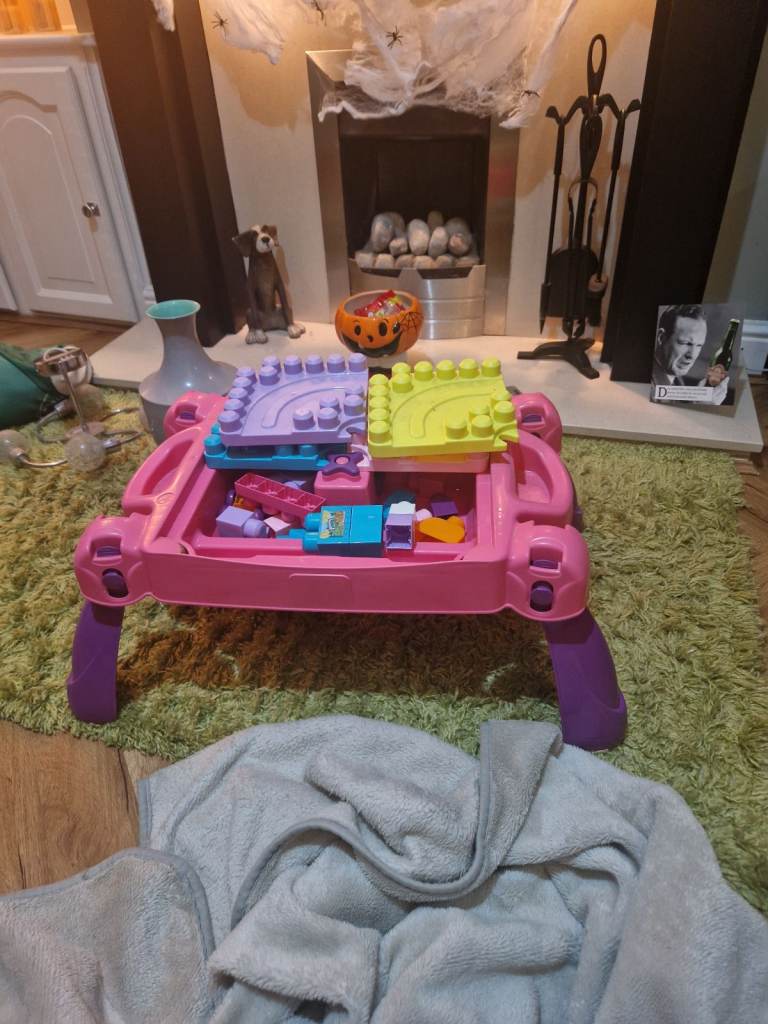 Building block station