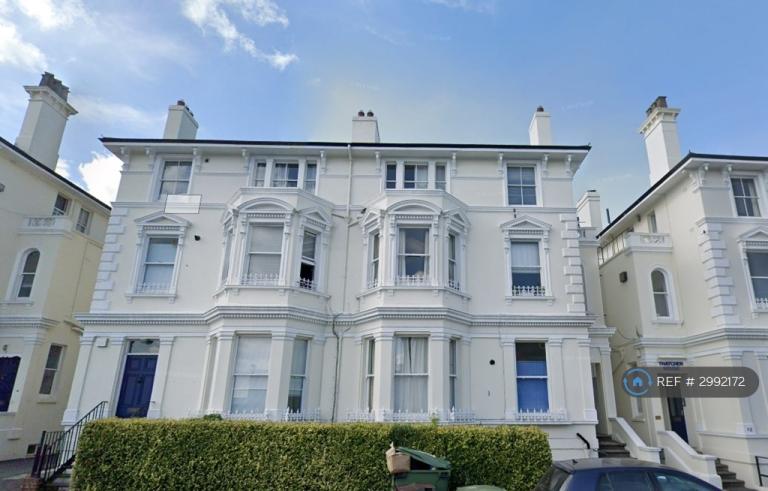 2 bedroom flat in Mount Ephraim, Tunbridge Wells, TN4 (2 bed) (#2992172)