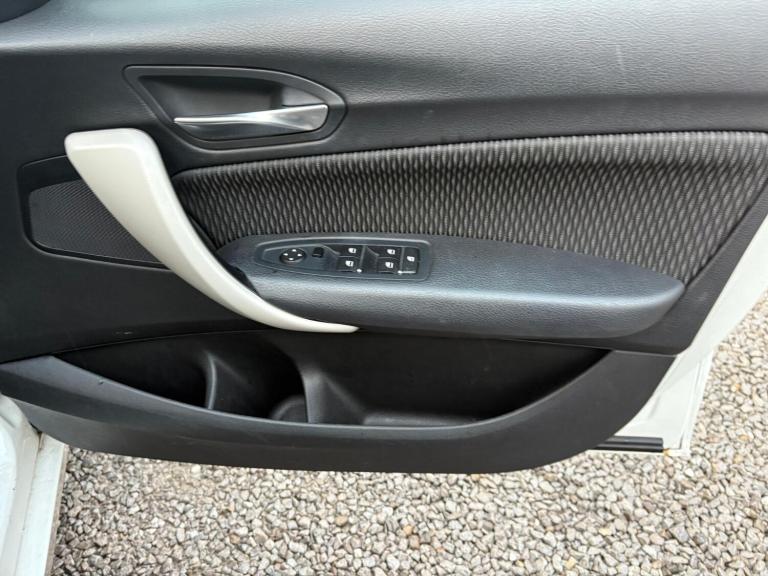 2017 BMW 1 Series 116d SE Business 5dr [Nav/Servotronic] HATCHBACK DIESEL Manual