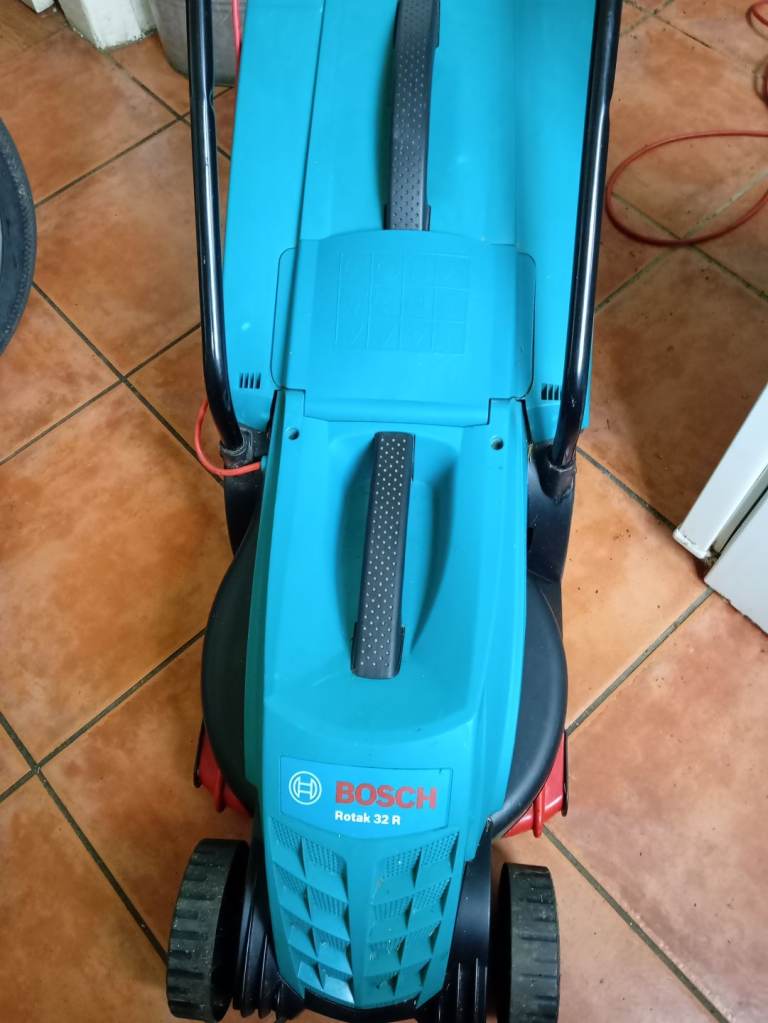 Bosch rotak 32 r 