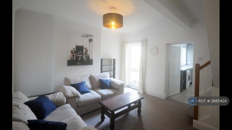 4 bedroom house in Gloucester Road, Cheltenham, GL51 (4 bed) (#2865424)
