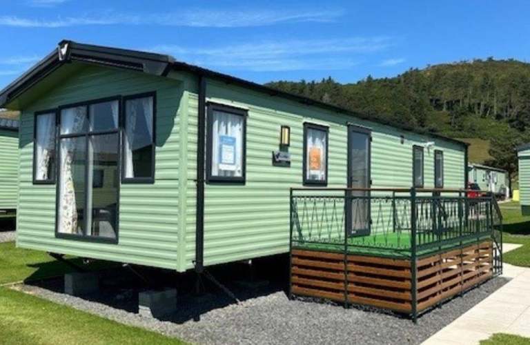 Willerby Severn - Decking Inc. | Remote Fire