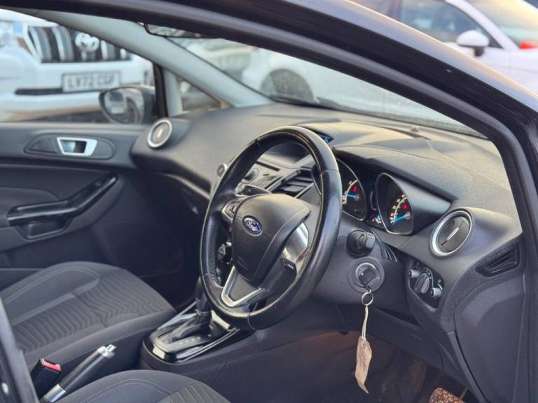 2013 Ford Fiesta 1.6 Zetec 5dr Powershift HATCHBACK PETROL Automatic