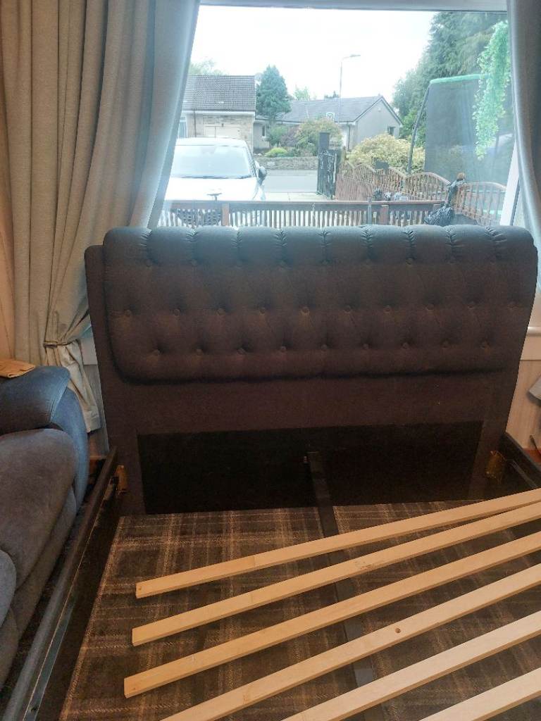 King size Bed Frame with Headboard and Storage Drawers excellent condition 