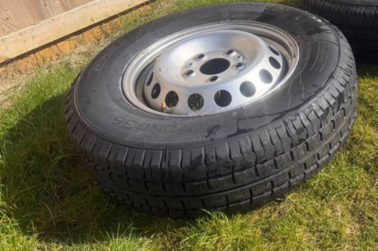 Van tyre brand new with alloy 215/75/R/16C