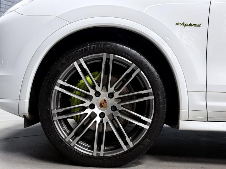PORSCHE CAYENNE 3.0 V6 E-Hybrid S Platinum Edition 2017