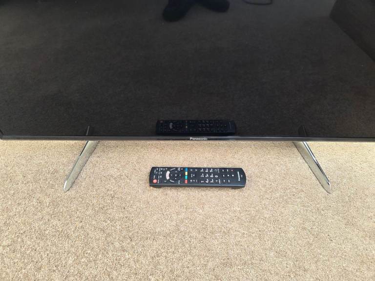 Panasonic Smart TV - 40 inch Nice Condition