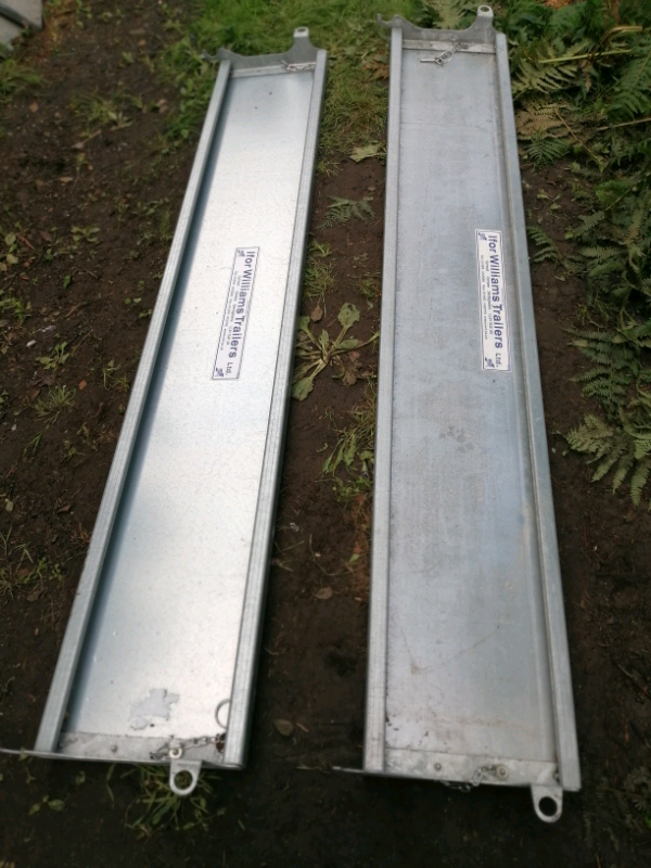 IW. Trailer sides
